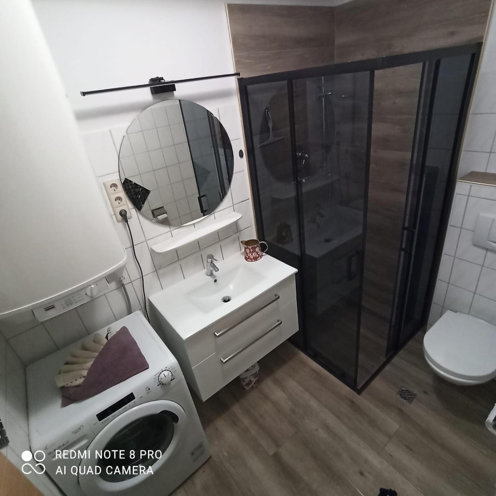 Lav Apartment Ровин Екстериор снимка
